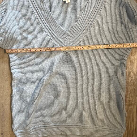 Cyrus light blue, ribbed V-neck sweater size medium - Picture 6 of 15